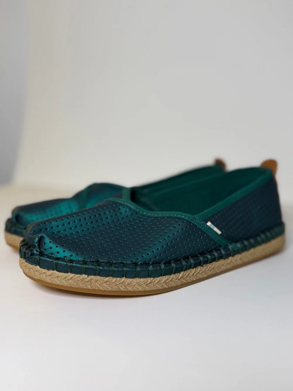 TOMS Women’s Size 6.5 Petra Emerald Green Matte Iridescent Espadrille Slip-On